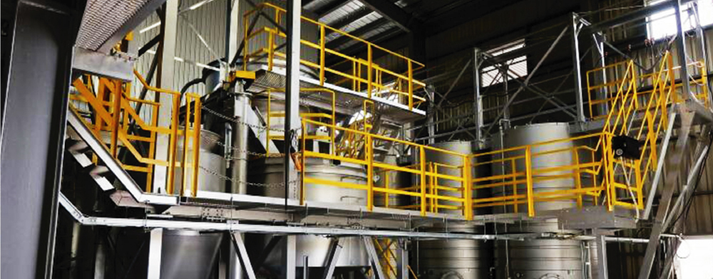 焼酎粕を再生利用するプラント資設の中のタンク